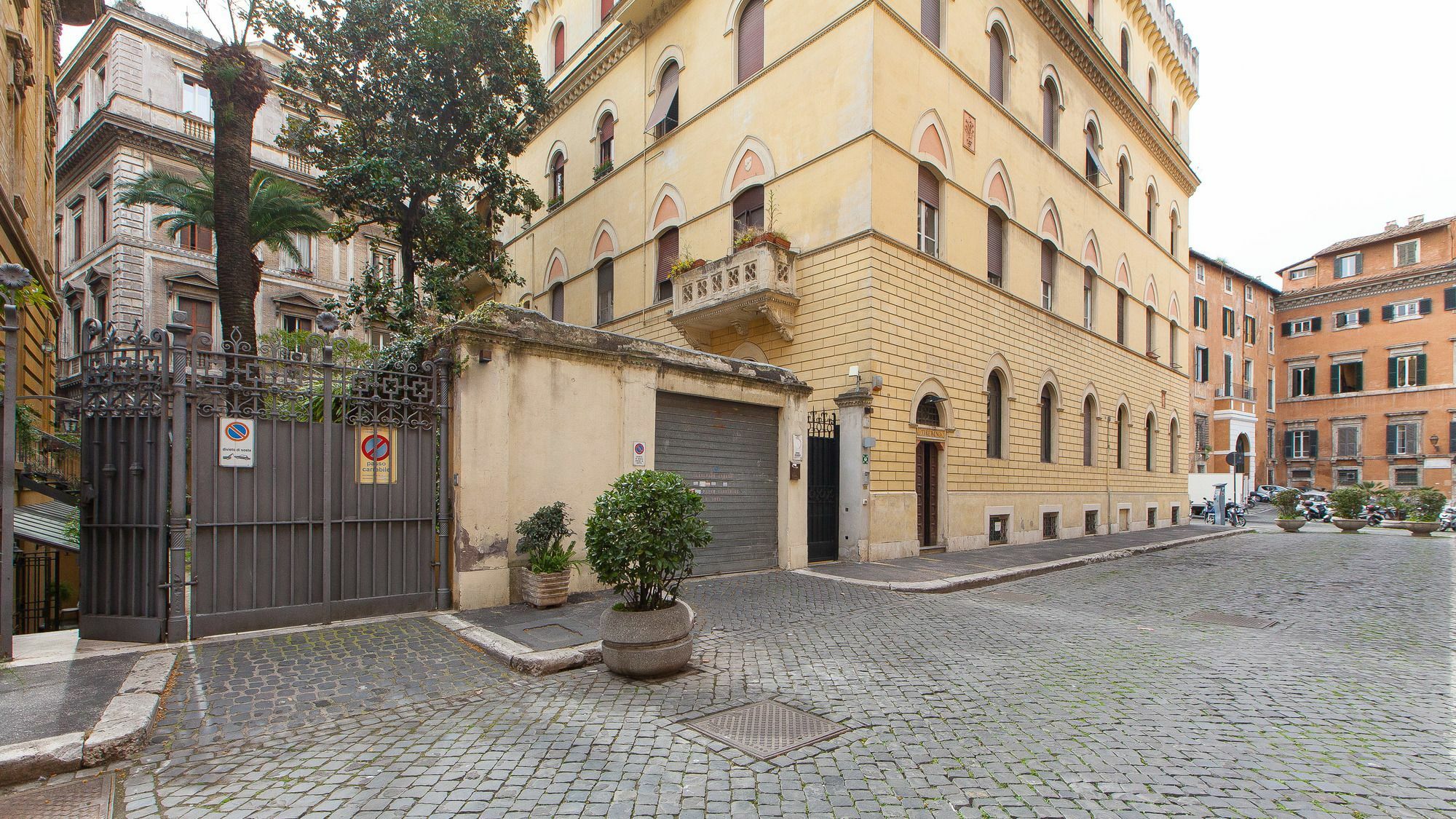 Apartment Rental In Rome Ghetto Garden